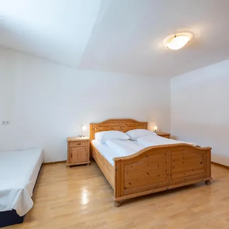 Holiday home Apartment In Tyrol Near Ski Lift, Cleaning Included Fuegen